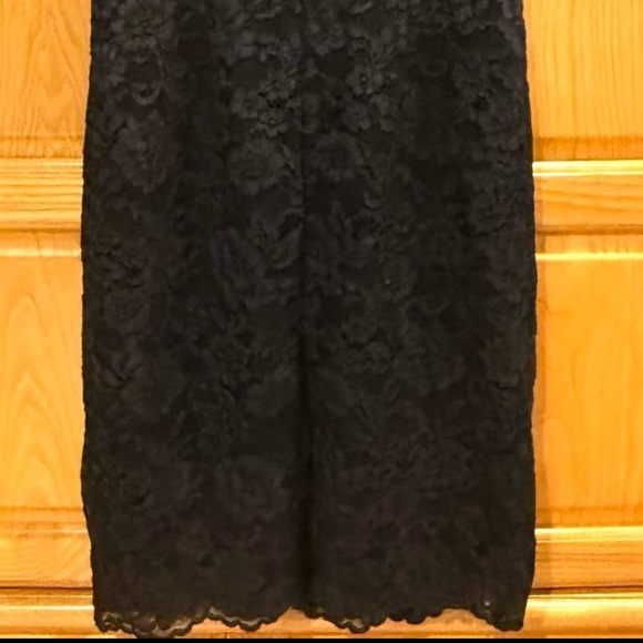 Diane von Furstenberg Black Lace Dress Cap Sleeves Lined Size 6 - Picture 5 of 6